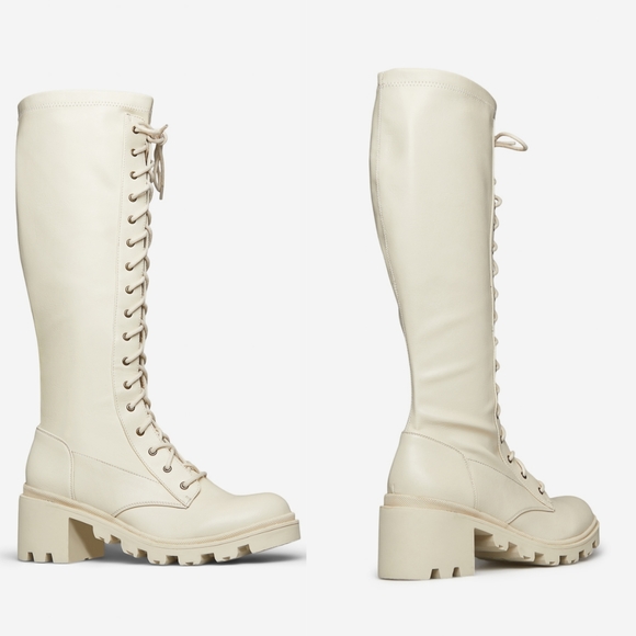 ☆Shoedazzle Balan Cream Lug Sole Flat Lace Up Boot☆ - Picture 2 of 5